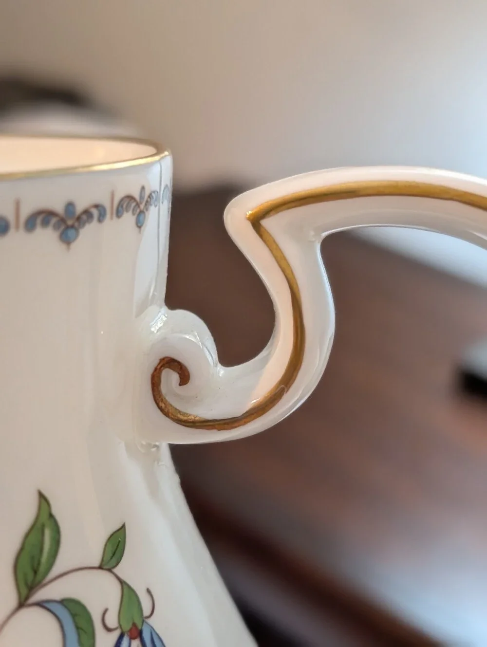 Ansley Pembroke Coffee Pot With Lid